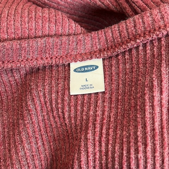 Large Old Navy Ribbed Burgundy Blouse #307 - Picture 6 of 7